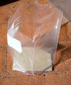 Square-bottomed container